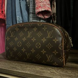 Authentic Louis Vuitton Big Pouch/ Makeupbag